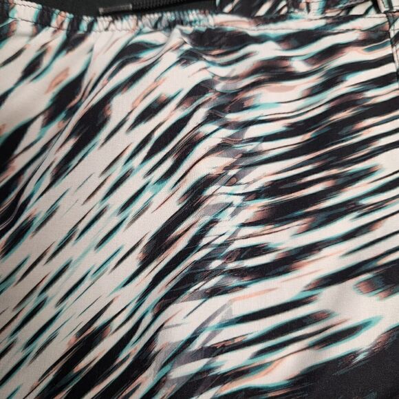 Nike Med green, rose gold and black shorts - Picture 2 of 5